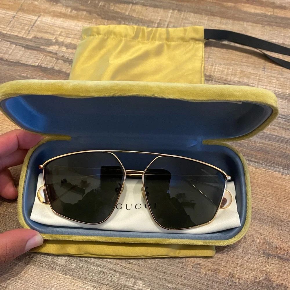 Gucci Sunglasses - Picture 2 of 8